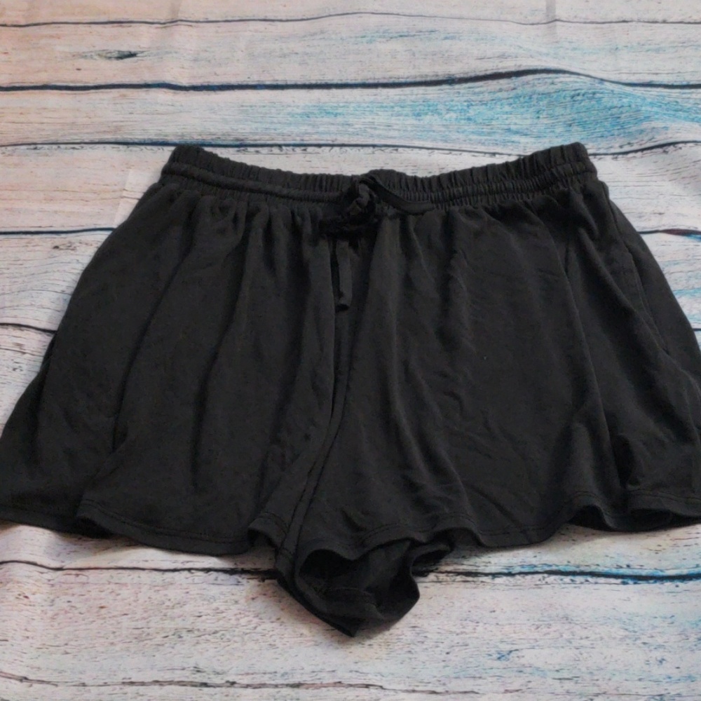 TBH shorts-black